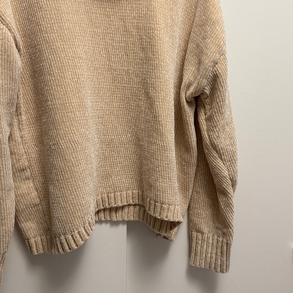 Forever 21 turtle neck sweater - Picture 3 of 5